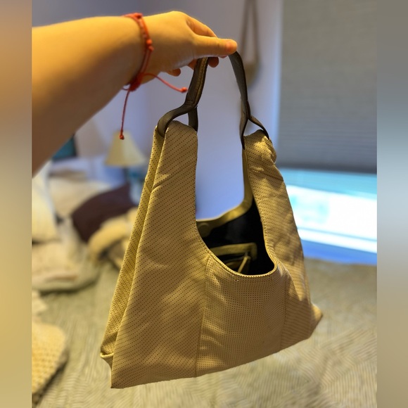 SPLENDID Perforated white-milky leather hobo purse. Perfect summer addition. - Picture 5 of 7